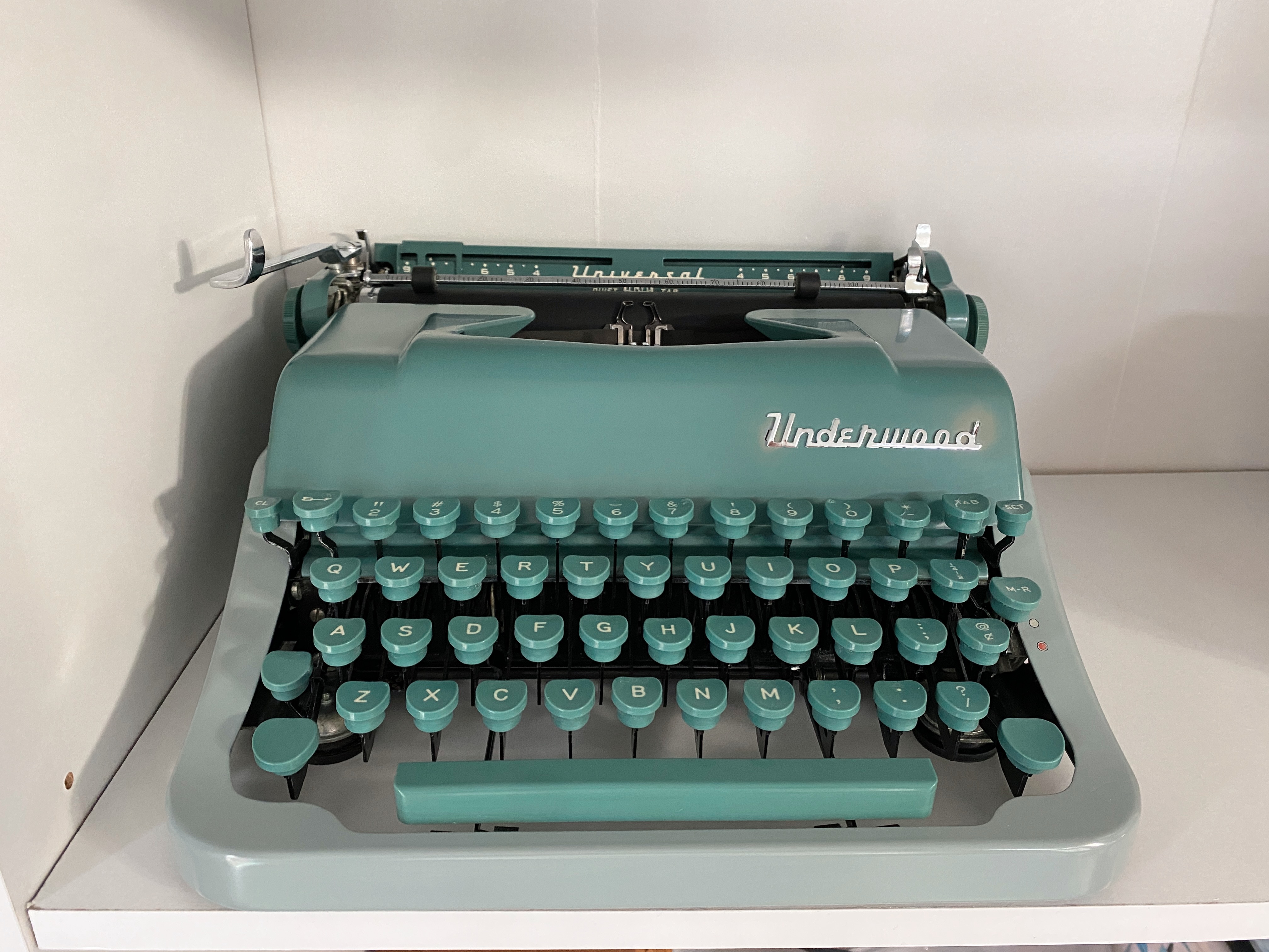 Teal Green Vintage Manual Underwood Typewriter
